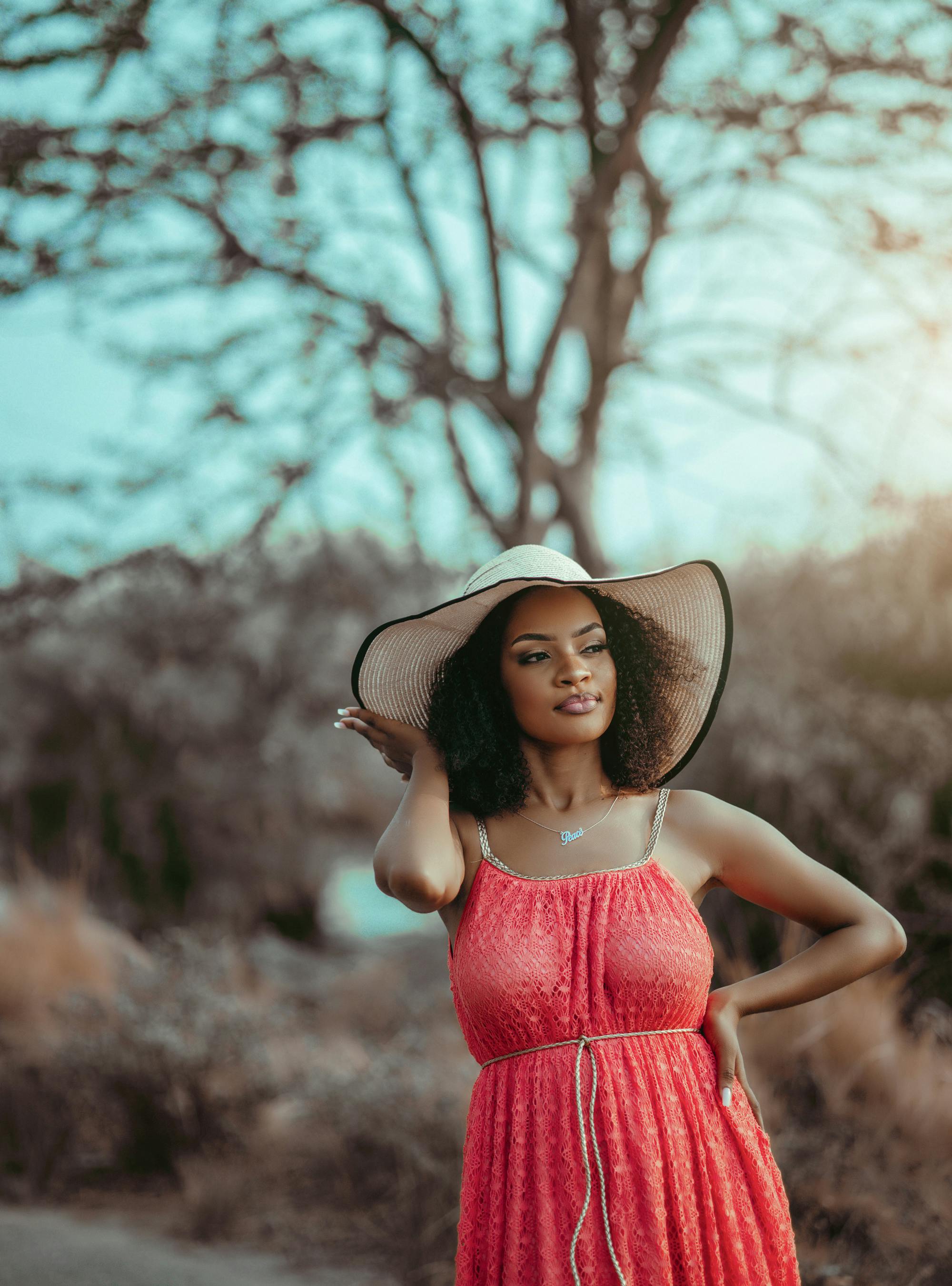 霓虹边境：失序的城市海报图